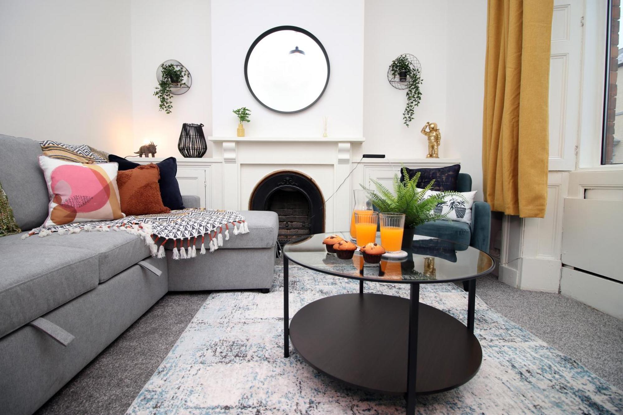 Spacious 4 Bedroom House - Moira Lodge By Ty Sa Cardiff Bagian luar foto