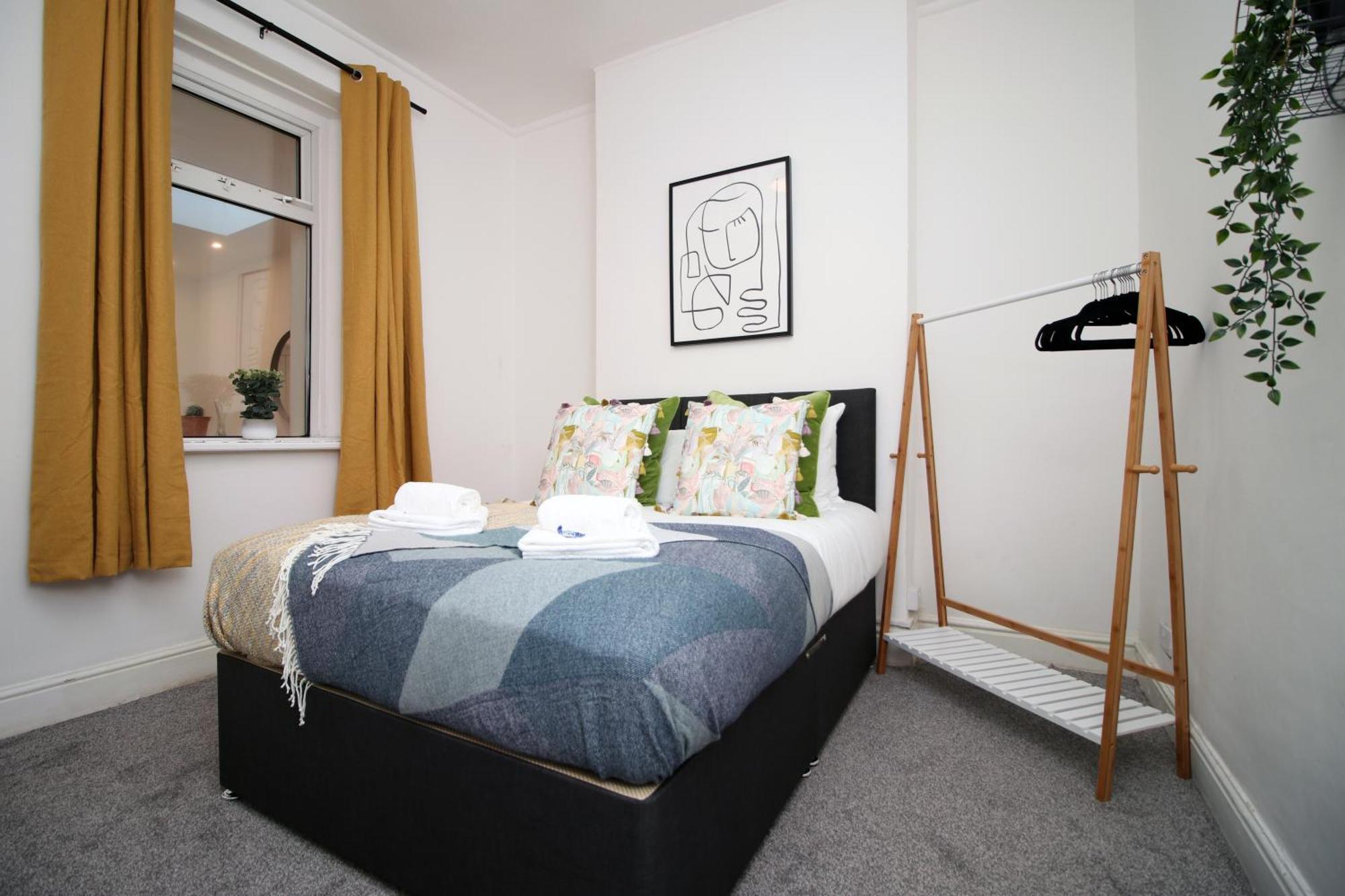 Spacious 4 Bedroom House - Moira Lodge By Ty Sa Cardiff Bagian luar foto