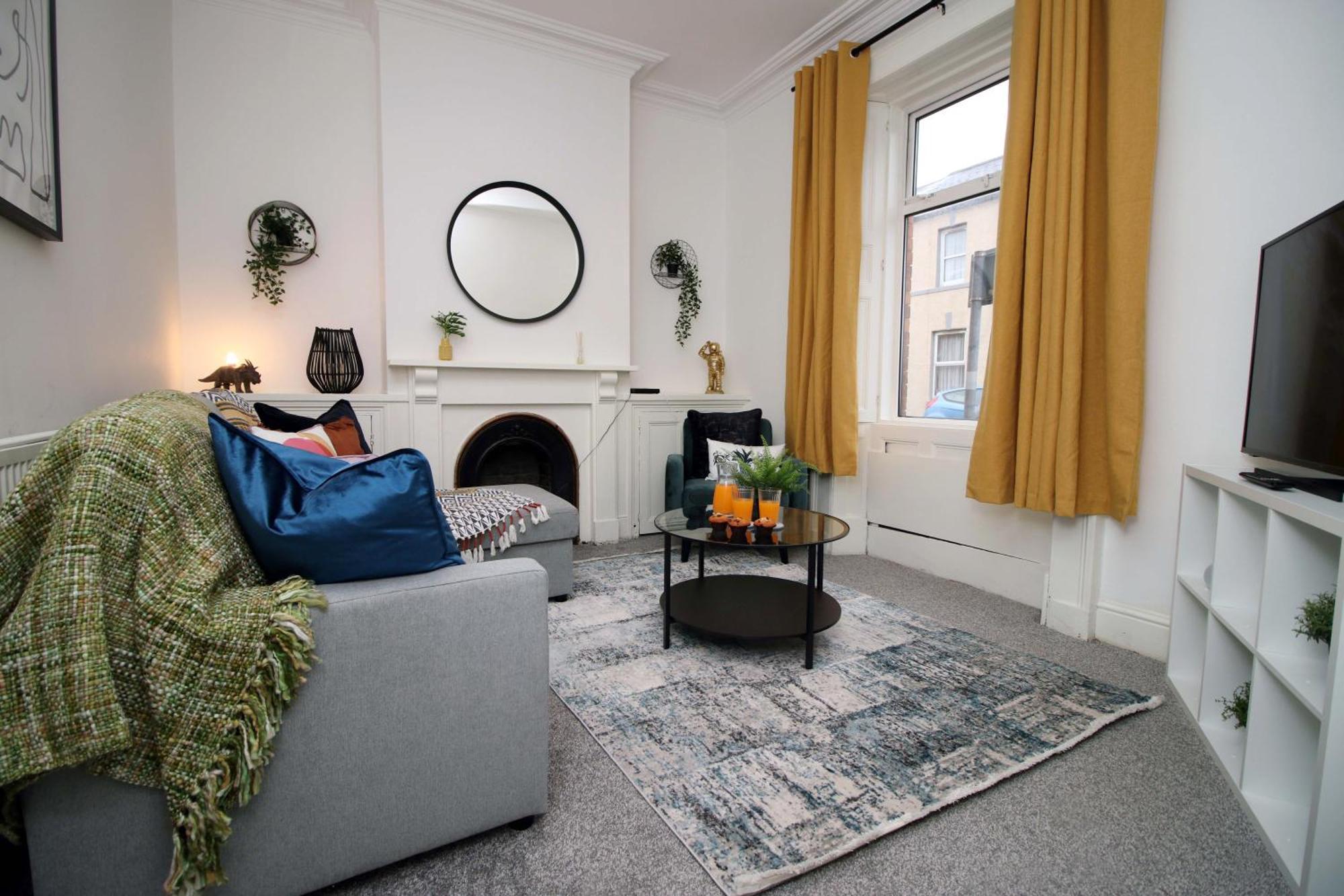 Spacious 4 Bedroom House - Moira Lodge By Ty Sa Cardiff Bagian luar foto